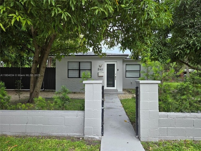 property at 841 S 24th Ave