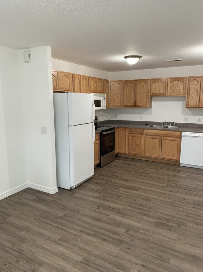 108 Market Dr in Glenwood Springs, CO - Building Photo - Building Photo