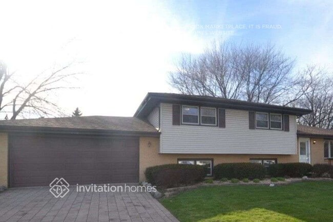 property at 1106 N Drury Ln