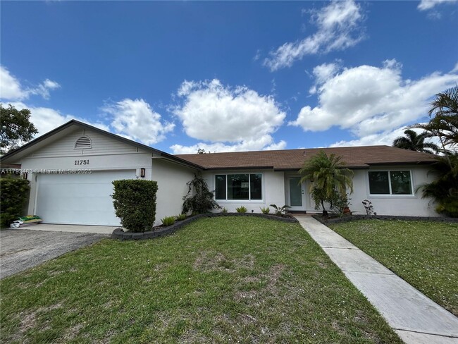 11751 SW 52nd Ct in Cooper City, FL - Foto de edificio - Building Photo