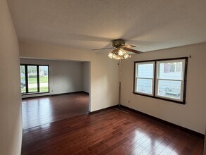 1825 26th Ave in Marion, IA - Building Photo - Building Photo