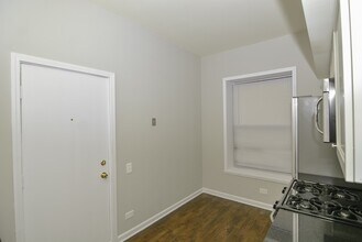 1311 W Leland Ave in Chicago, IL - Foto de edificio - Building Photo