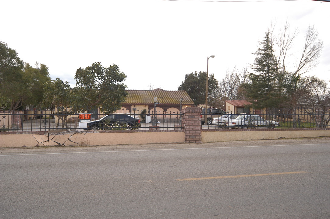 10918 Jurupa Rd in Jurupa Valley, CA - Foto de edificio