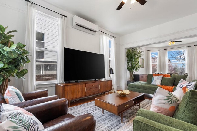 property at 1914 E Jefferson St