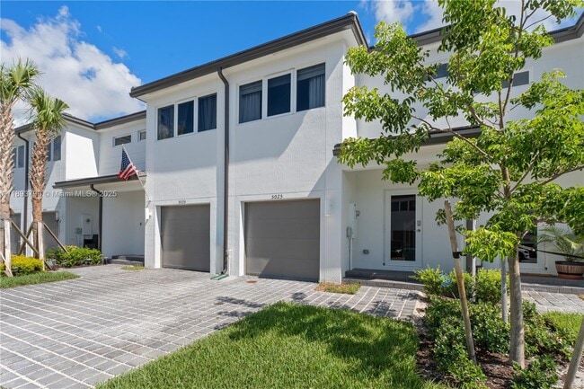 property at 5025 SW 37th St