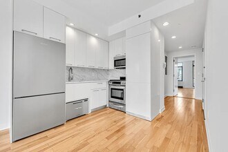 49 E 34th St in New York, NY - Building Photo - Building Photo