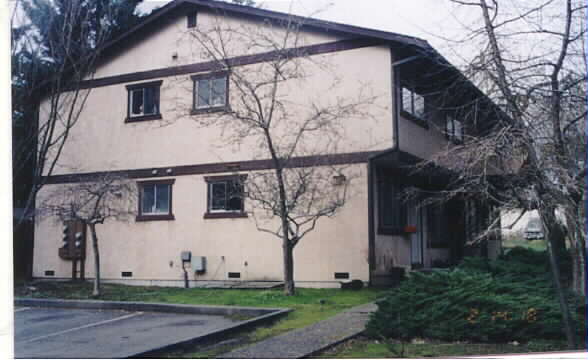 7904 234th St SW in Edmonds, WA - Foto de edificio