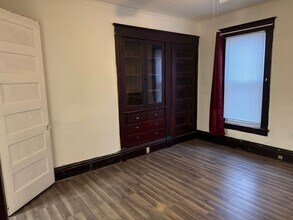 404 W Washington St in Springfield, IL - Building Photo - Building Photo