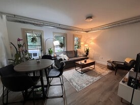 Shakerlan in Cleveland, OH - Building Photo