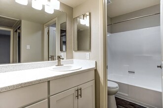 Boulder Creek Apartments in Phoenix, AZ - Building Photo - Building Photo