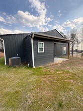 124 Guy Cothran Rd in Inman, SC - Building Photo - Building Photo
