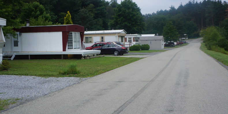 Pine Crest in Johnstown, PA - Building Photo