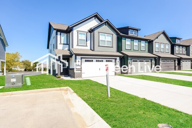 341 Hodo Rd in Avon, IN - Building Photo - Building Photo