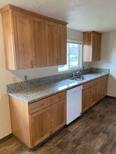 546 45th Pl NE in Salem, OR - Building Photo - Building Photo