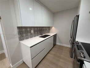 3025 Mary St in Miami, FL - Building Photo - Building Photo