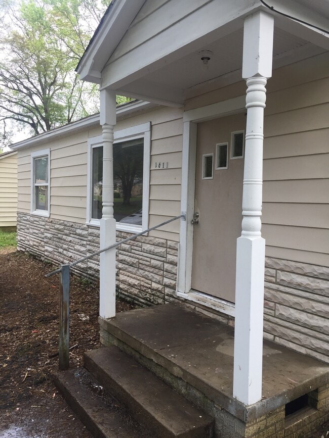 property at 1611 E Sullenberger Ave