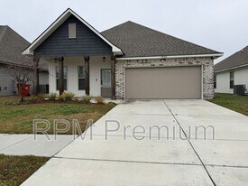 39500 Ridgeland Dr in Gonzales, LA - Building Photo