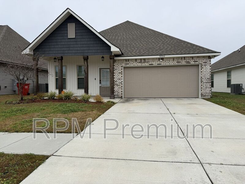 39500 Ridgeland Dr in Gonzales, LA - Building Photo