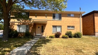 4476 N 76th St in Milwaukee, WI - Building Photo