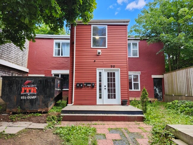 property at 90 Wentworth St