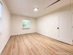 502 N 104th St in Seattle, WA - Building Photo - Building Photo