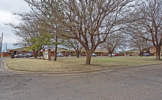 502-522 Plaza Dr in Slaton, TX - Building Photo - Building Photo