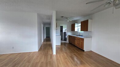 2739 Lawrence Rd in Kemah, TX - Building Photo - Building Photo