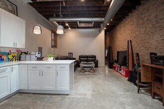 2021 S Throop St in Chicago, IL - Building Photo - Building Photo