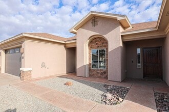 557 Tierra Bella Dr in Alamogordo, NM - Building Photo - Building Photo