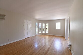 11061 Ohio Ave, Unit 11061OhioAv. in Los Angeles, CA - Foto de edificio - Building Photo