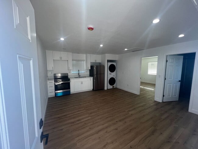 14101 Anderson Pl in Paramount, CA - Building Photo - Building Photo