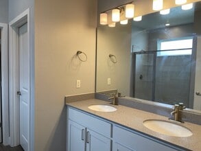 34 Burroughs Dr in Palm Coast, FL - Building Photo - Building Photo