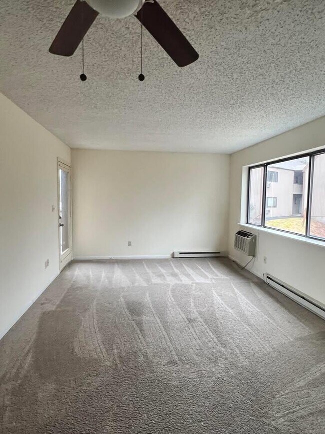 71 Davos Pointe in Fallsburg, NY - Building Photo - Building Photo