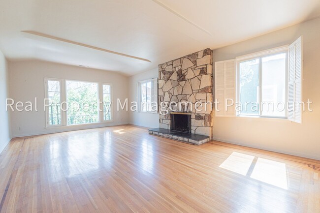 933 Croft Ave in Los Angeles, CA - Building Photo - Building Photo