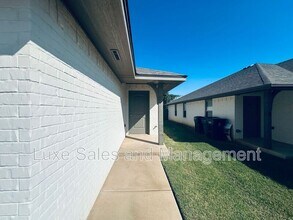 11412 N Lincoln Blvd in Oklahoma City, OK - Building Photo - Building Photo