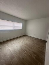 15689 SW 73rd Cir Terrace in Miami, FL - Building Photo - Building Photo