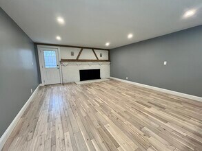 146 Allen Rd in Easton, MA - Building Photo - Building Photo