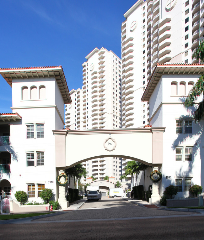 High Point Place in Ft. Myers, FL - Foto de edificio - Building Photo