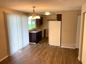 912 E Eastlake Dr in Kennewick, WA - Building Photo - Building Photo