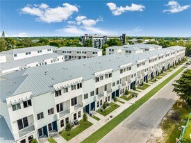 18275 SW 98th Ave in Palmetto Bay, FL - Building Photo