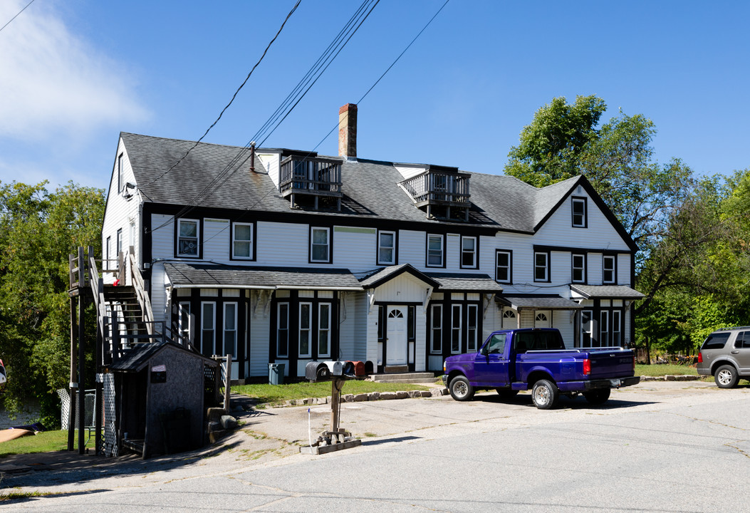 1 Bridge St in Berwick, ME - Building Photo