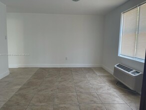 5800 Taylor St in Hollywood, FL - Building Photo - Building Photo