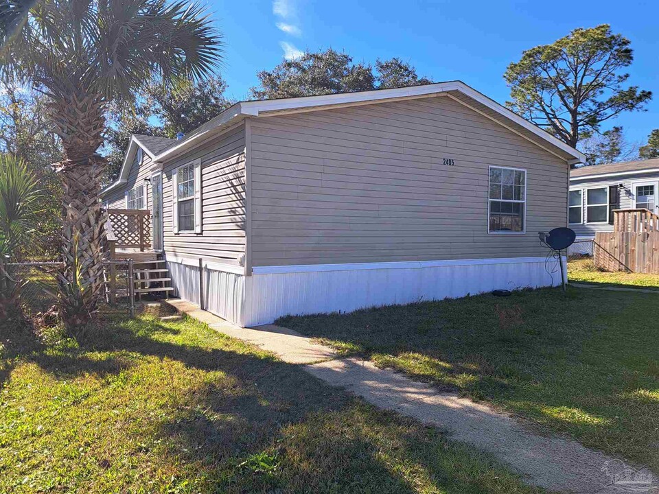 2405 San Juan Grande in Pensacola, FL - Building Photo