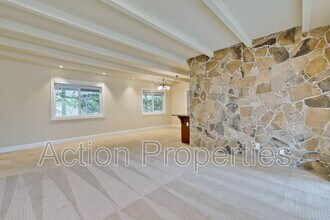 649 Hollingsworth Dr in Los Altos, CA - Building Photo - Building Photo