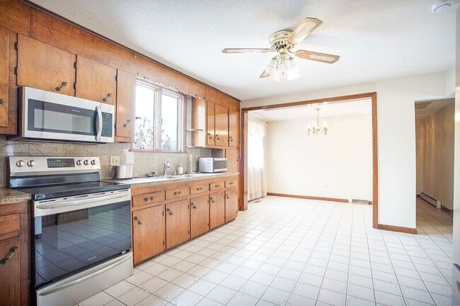 13 Weston St, Unit 1