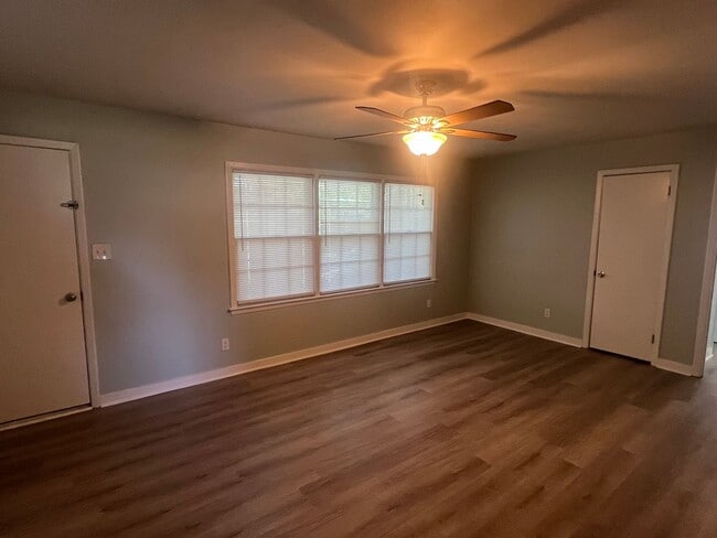 155 Azalea Ave in Garden City, GA - Building Photo - Building Photo