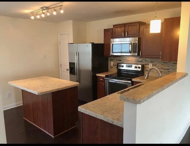 5443 Spring River Ave in Dublin, OH - Foto de edificio - Building Photo