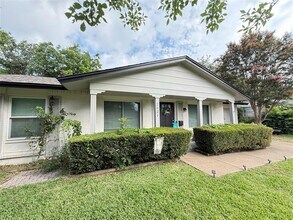 2621 Trinity St in Irving, TX - Building Photo - Building Photo