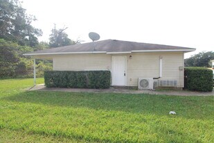 8110 Stonebrook Dr in Pensacola, FL - Building Photo