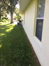 3321 India Palm Dr in Edgewater, FL - Foto de edificio - Building Photo